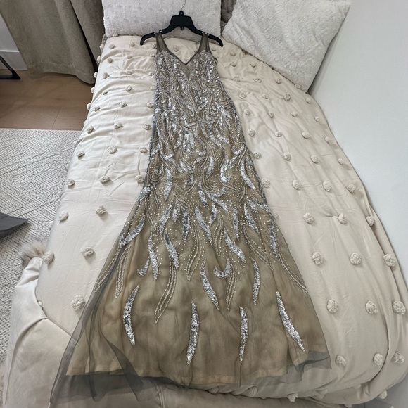 Gorgeous evening gown by Basix - Picture 2 of 6